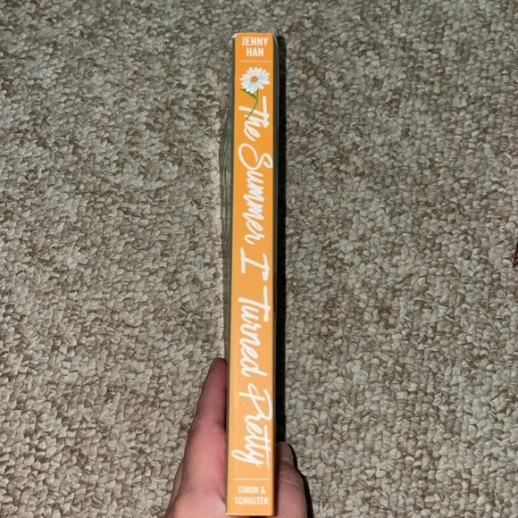 The Summer I Turned Pretty by Jenny Han - Picture 5 of 5